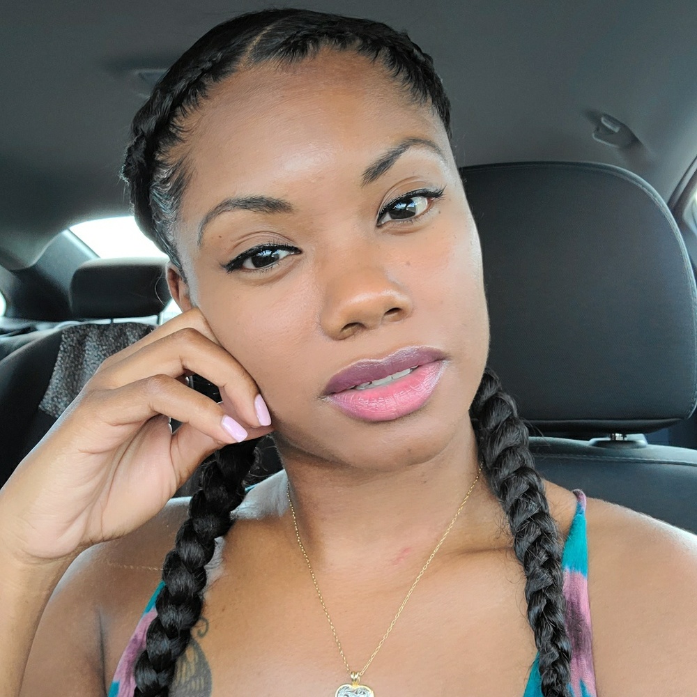 Meet your Posher, Tamita
